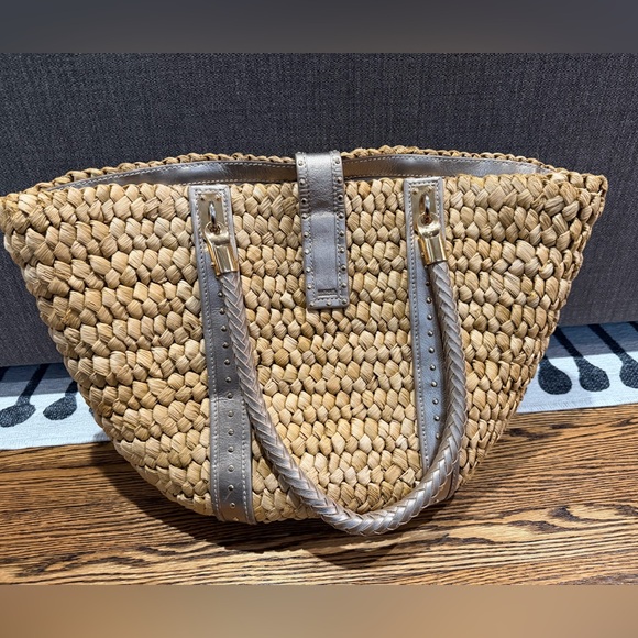 EUC: Michael Kors Woven Tan and Gold Santorini Tote, Large - Picture 4 of 11